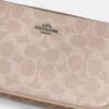 Nolita 19 in Signature Canvas a blocchi