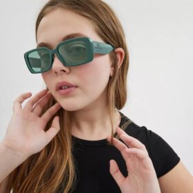 Occhiali da sole rettangolari stretti