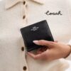 Portafoglio con chiusura a scatto