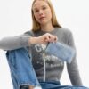 Portafoglio lungo con chiusura a zip perimetrale in denim "Loved"
