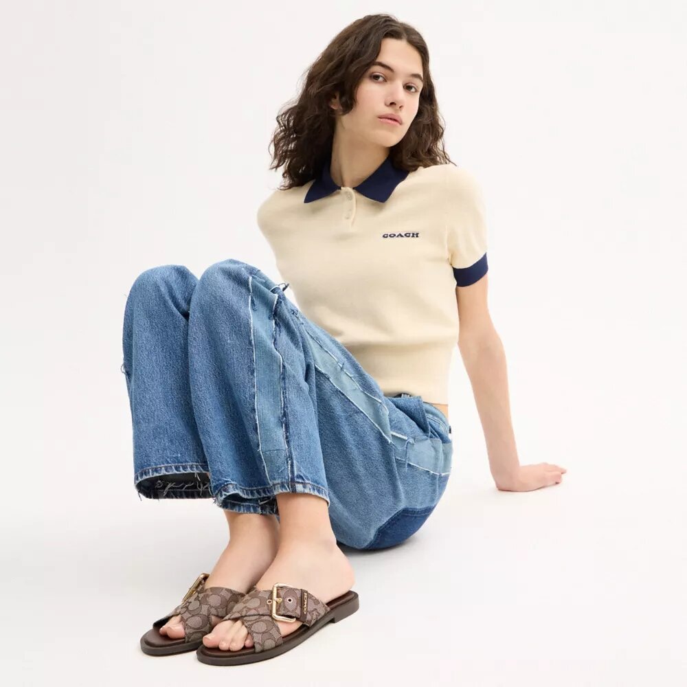 Sandali con fibbia incrociata in jacquard esclusivo