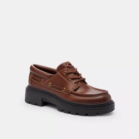 Scarpa da barca con suola a tasselli