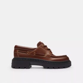 Scarpa da barca con suola a tasselli