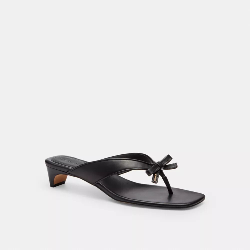 Scarpe con tacco basso con cinturino a fiocco