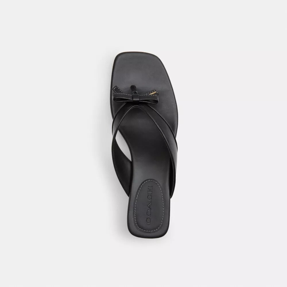 Scarpe con tacco basso con cinturino a fiocco