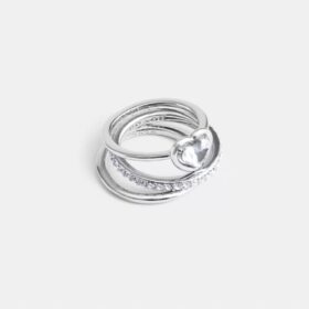 Set di anelli a forma di cuore con montatura a corona