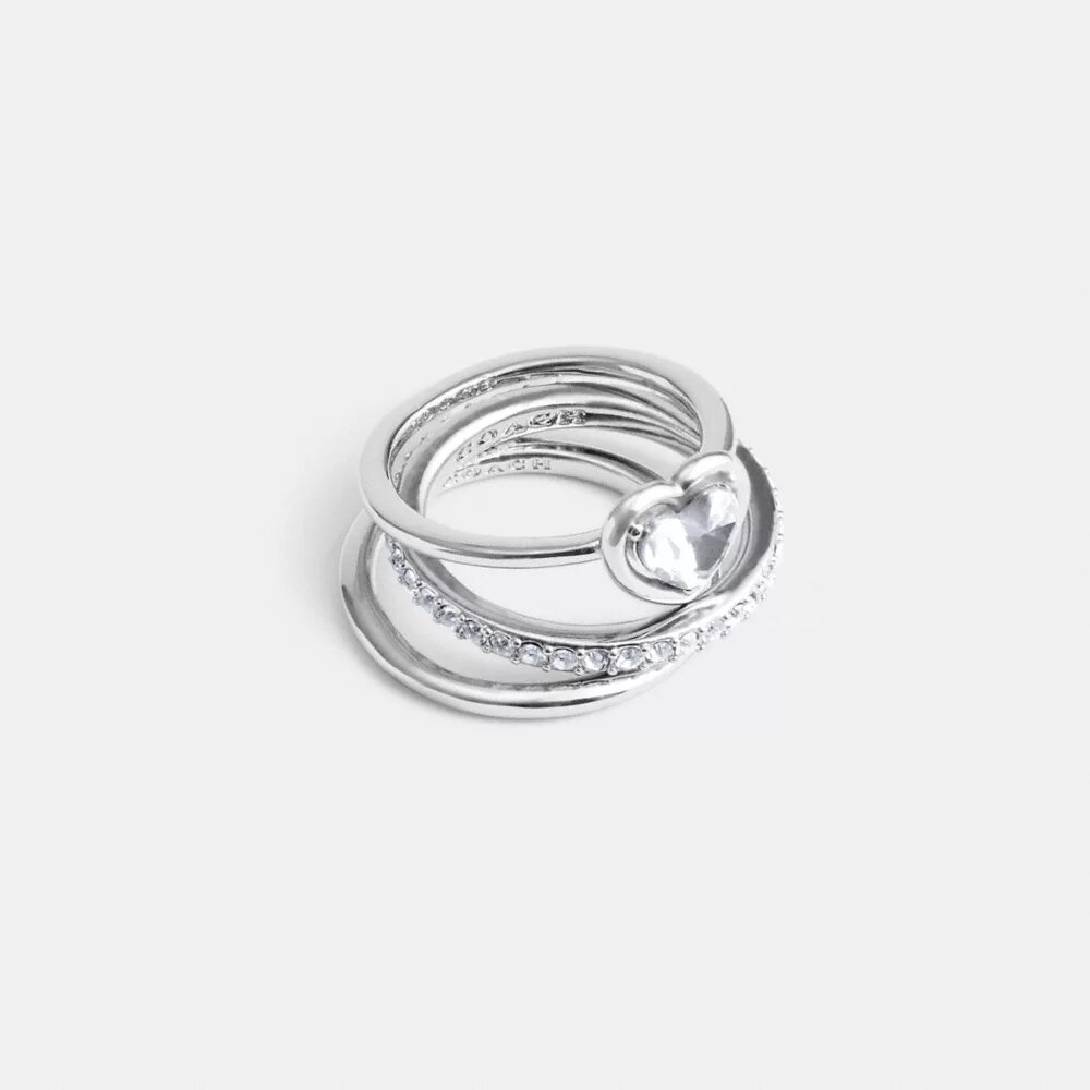Set di anelli a forma di cuore con montatura a corona