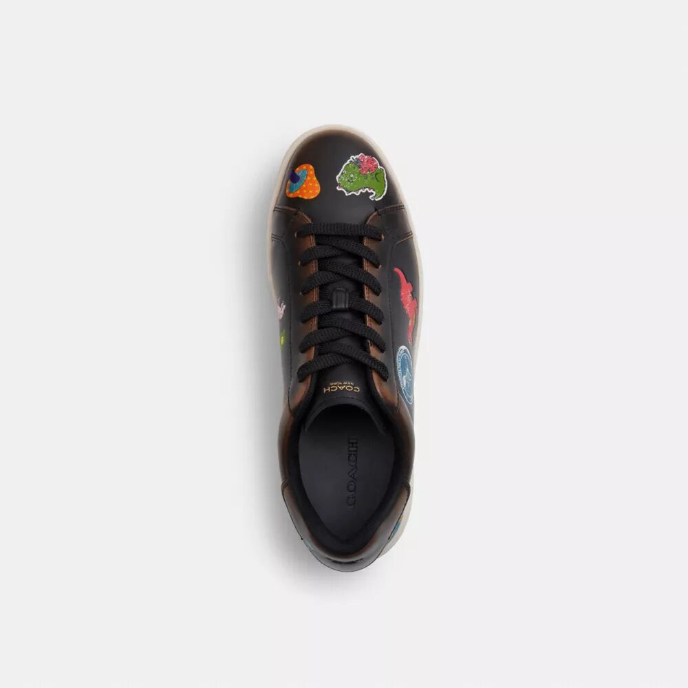 Sneaker Rexy alte per il 10° compleanno con stampa adesivi