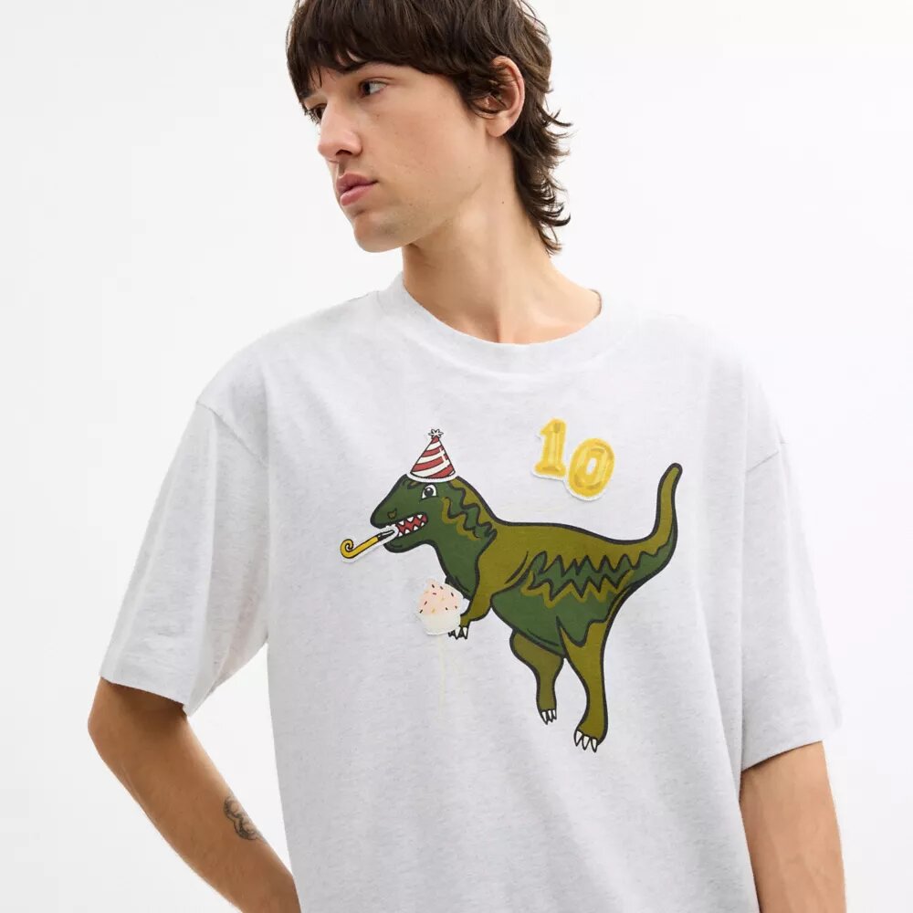 T-shirt dal taglio morbido "Rexy 10th Birthday" in cotone biologico