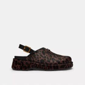 Zoccoli con plateau a C scolpiti e stampa leopardata